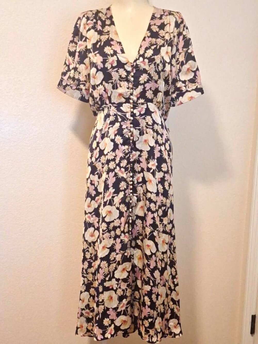 Böhme Blue Floral V-Neck Button Accent Lined Midi